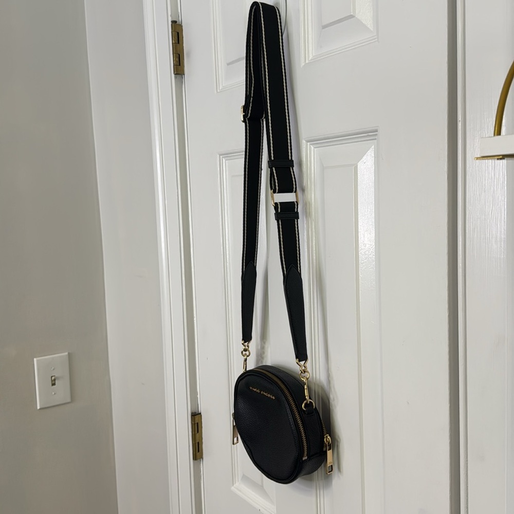 NWOT Marc Jacobs Black Oval Crossbody Bag with Gold Accents - Picture 10 of 14